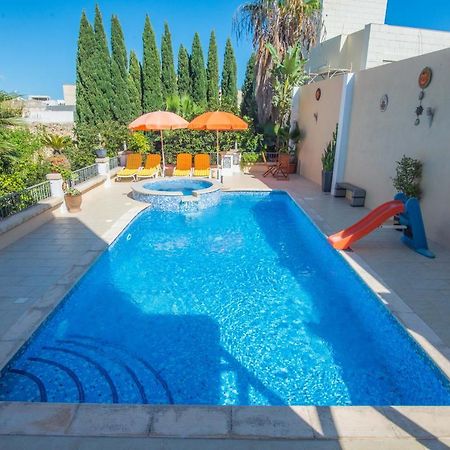 Central Villa Flatlet With Pool - Free Parking And Wifi Lija Bagian luar foto