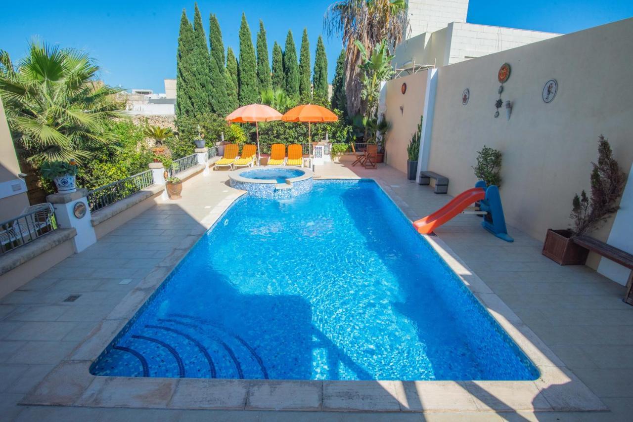 Central Villa Flatlet With Pool - Free Parking And Wifi Lija Bagian luar foto