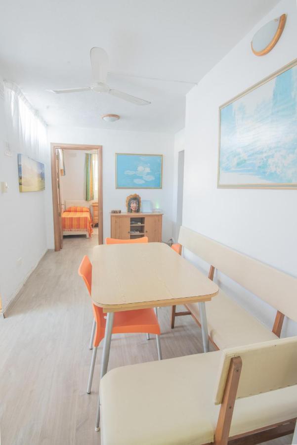 Central Villa Flatlet With Pool - Free Parking And Wifi Lija Bagian luar foto