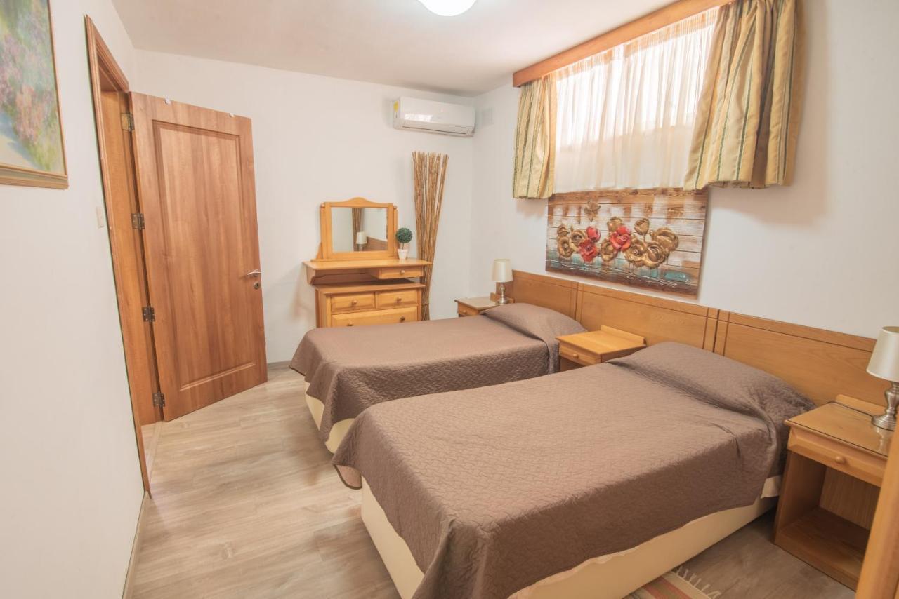 Central Villa Flatlet With Pool - Free Parking And Wifi Lija Bagian luar foto