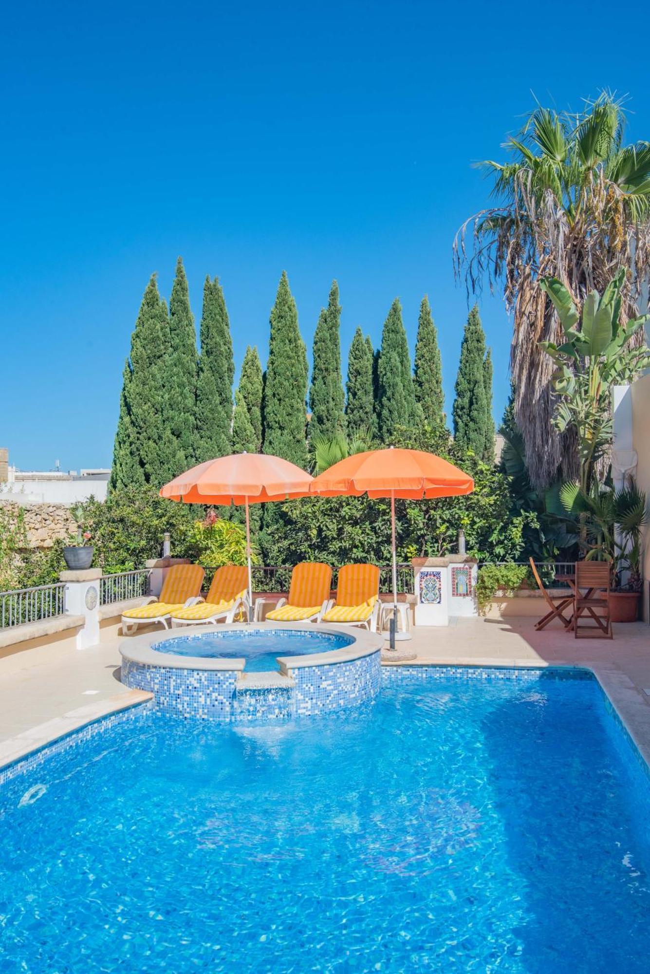 Central Villa Flatlet With Pool - Free Parking And Wifi Lija Bagian luar foto